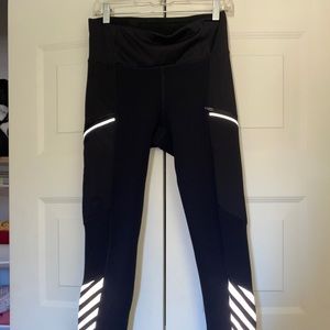 Lightly worn Athleta fleece lined leggings!